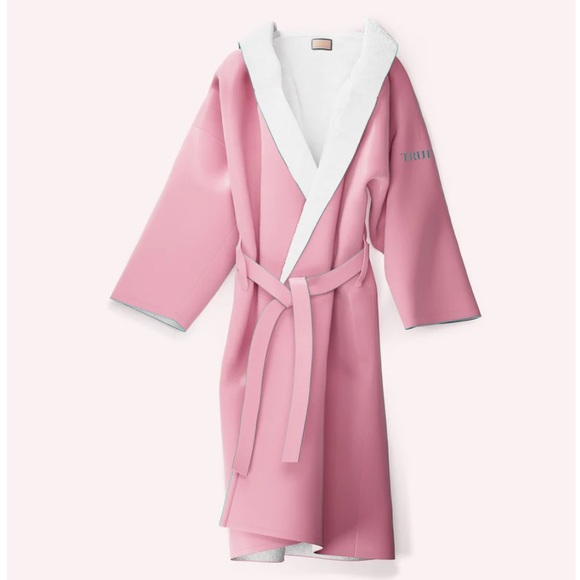 TRULY Intimates & Sleepwear Truly Beauty Signature Luxury Bath Robe